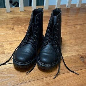 Dr. Martnes 101 Ambassador Leather Ankle Boots